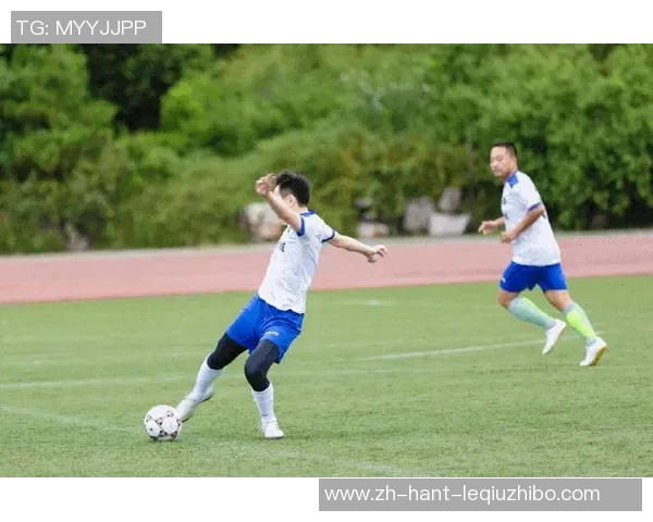 精彩足球赛事比分回顾与分析助你掌握比赛动态与球队表现 精彩足球赛事比分回顾与分析助你掌握比赛动态与球队表现